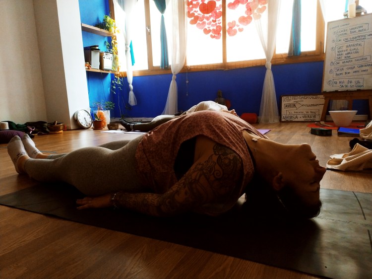 alumnos de la formación de profesores de yoga 200h en Algeciras