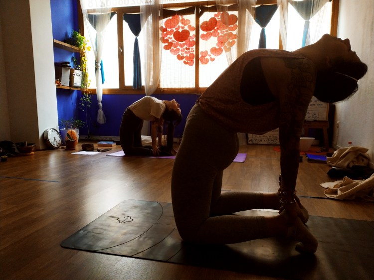 alumnas de la formación de profesores de yoga 200h en Algeciras