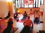 Formación de profesores de yoga de 200h certificada por la Yoga Alliance espacio bitali yoga algeciras