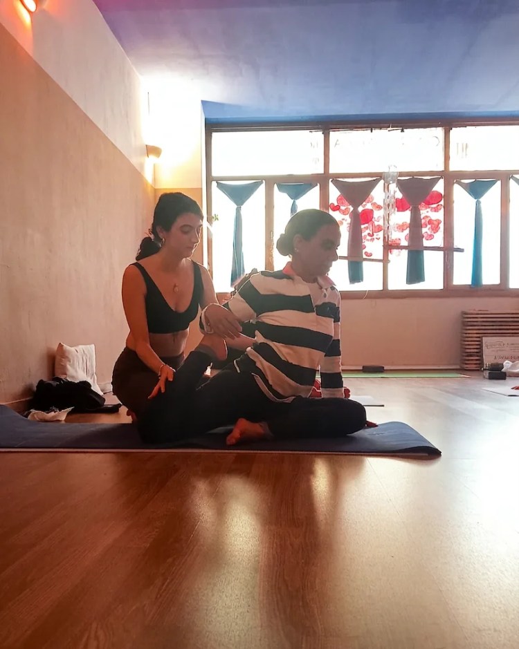 alumna formacion 2024 profesores de yoga alumna formacion 2024 profesores de yoga